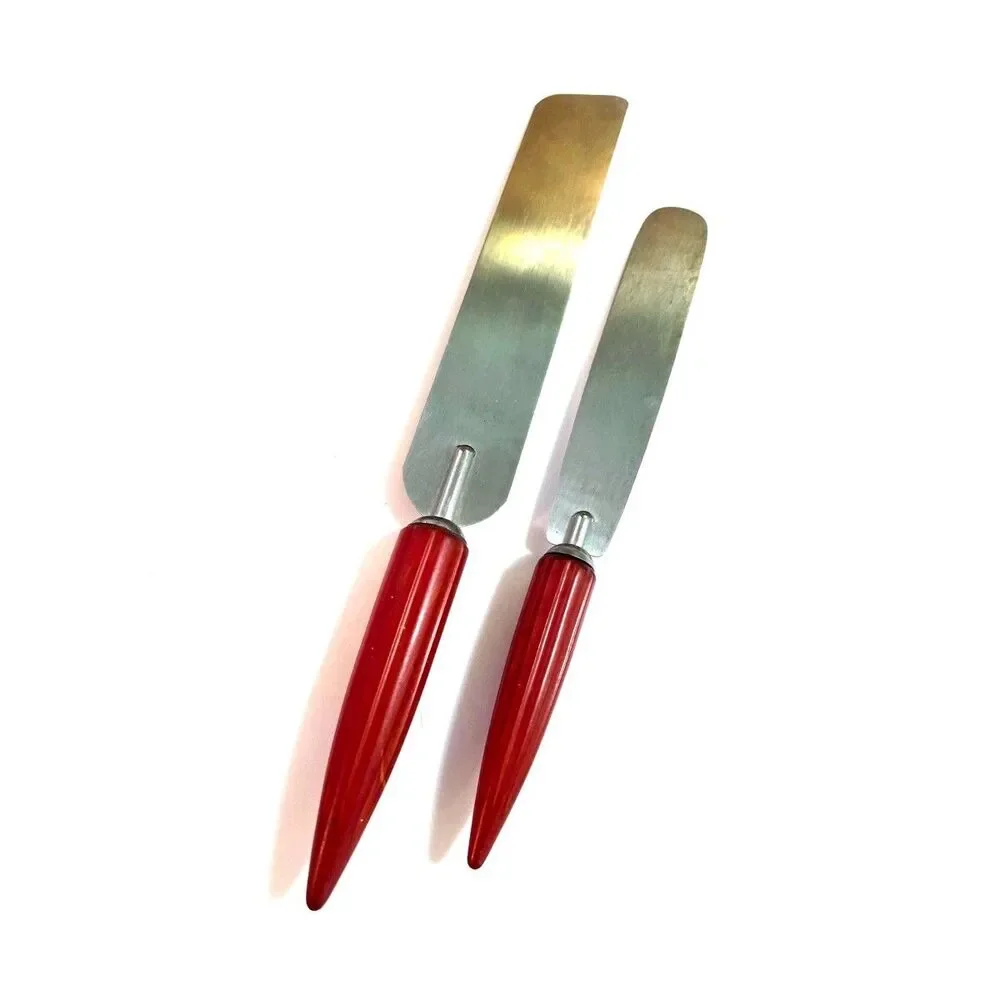 Pair of Androck spatulas/spreaders red Bakelite bullet handles